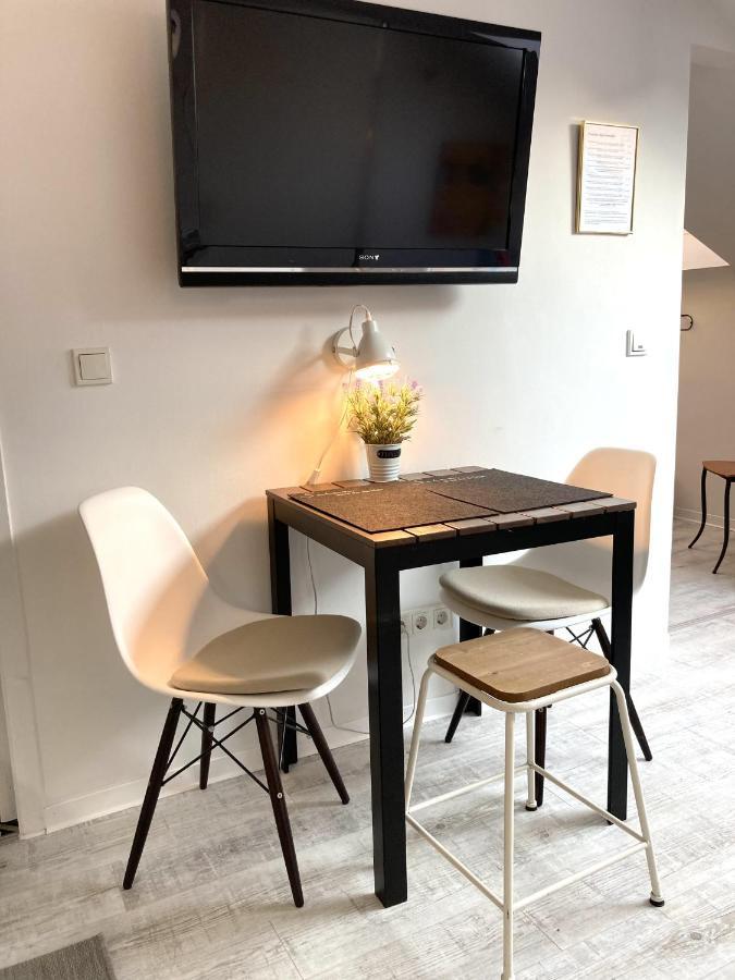 Living At Saarpartments - Adultsonly - Business & Holiday Homes With Kitchen For Long- And Short Term Stay, 3 Min To St Johanner Markt And Points Of Interest Saarbrücken Buitenkant foto